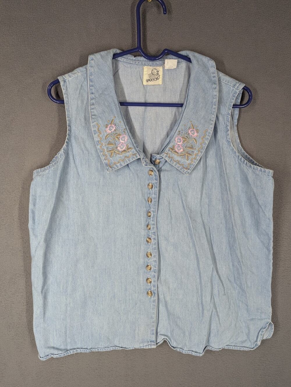 Sasson Top Womens Large Blue Lightweight Denim Embroidered Collar Button Up Vtg